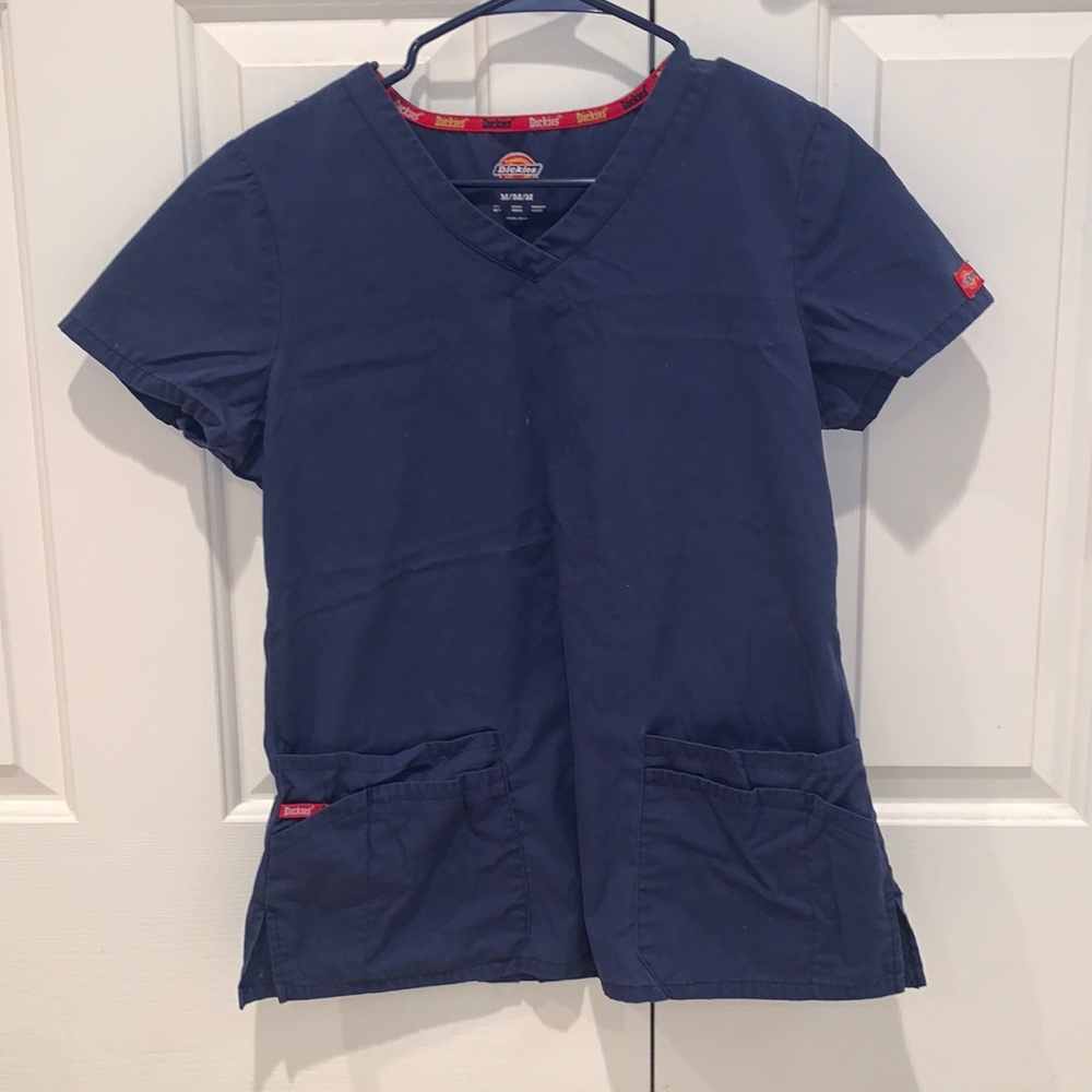WOMEN’S SCRUB TOP
